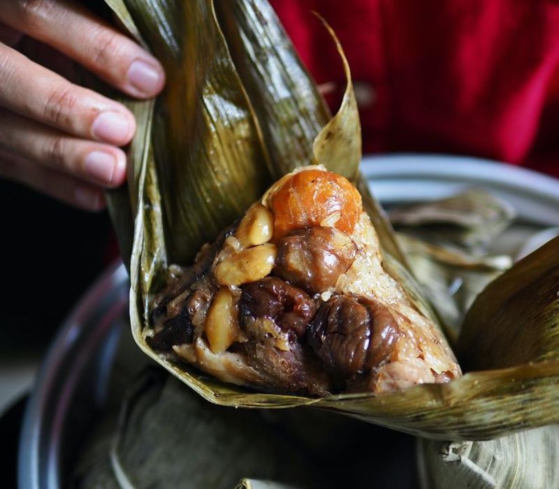 Thưởng thức bánh bá trạng, linh hồn Tết Đoan Ngọ của người Hoa