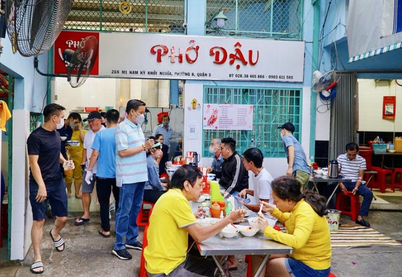 Quán phở Dậu hơn 60 năm tuổi “trứ danh” giữa lòng Sài Gòn